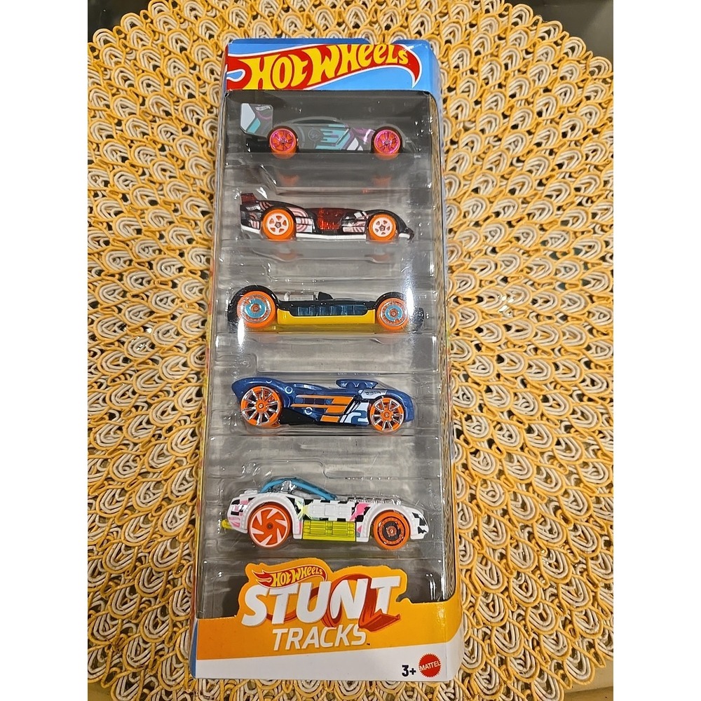 BRAND NEW Hot Wheels Stunt Tracks 5-pack🏎